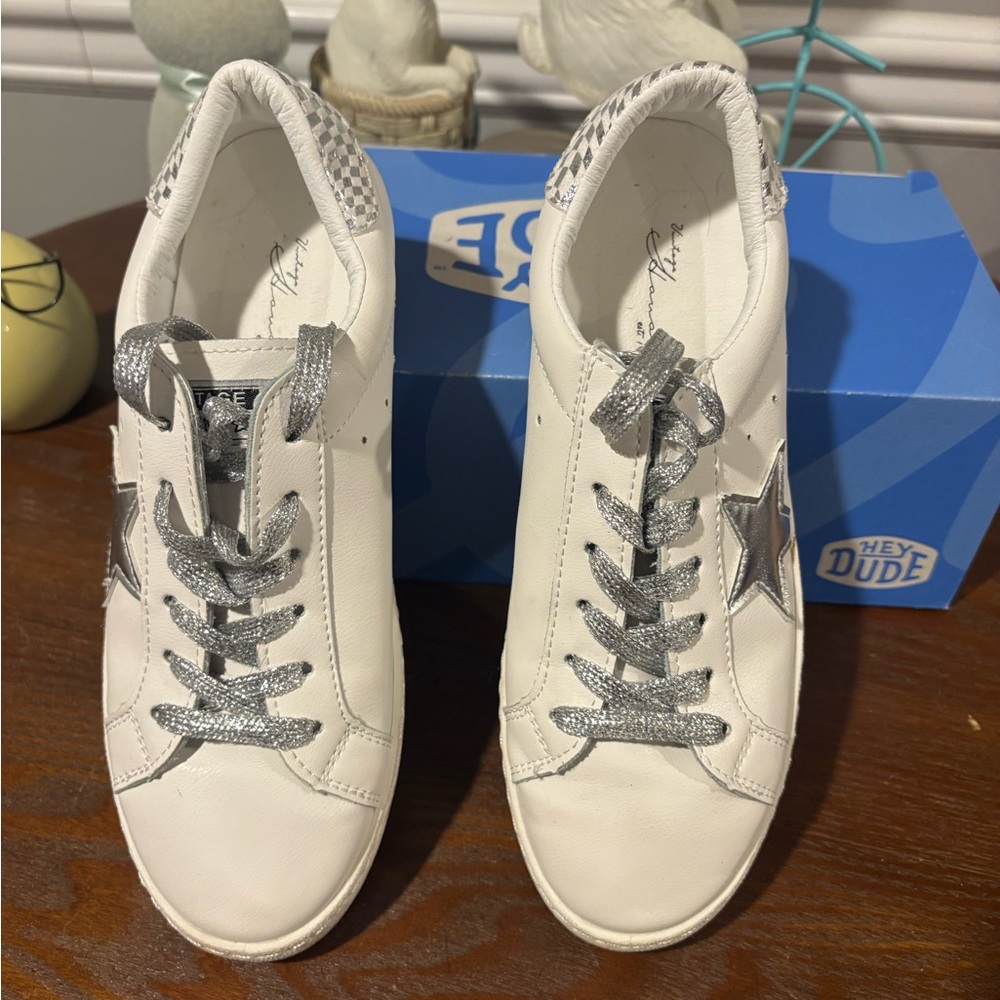 Converse Carla Silver and White Sneakers - Size 7 worn 1 time for 4 hours